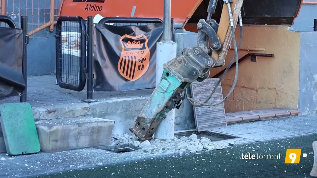 L’ estadi Sant Gregori enceta la renovació de la gespa del terreny de joc